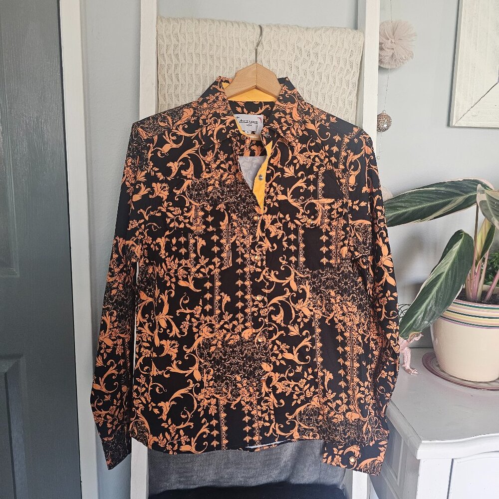 Ace of Diamonds Floral Blouse – Size Large – Orange & Black w/ Pearl Snaps